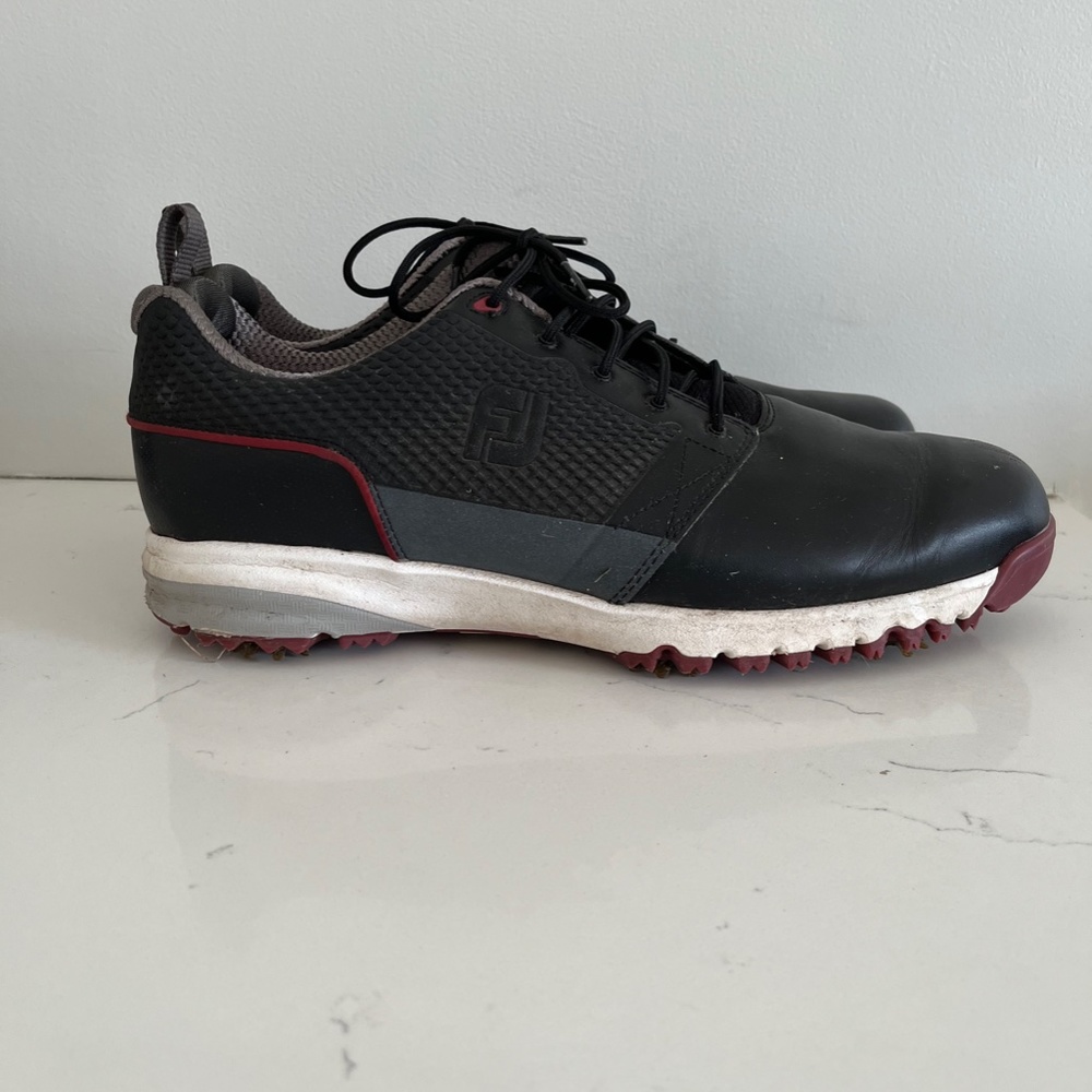 footjoy contour fit